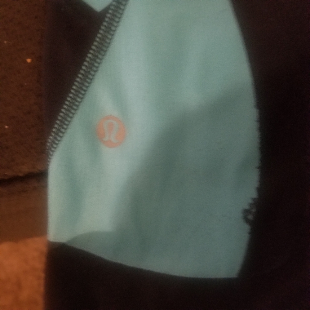 Lululemon - Picture 6 of 7